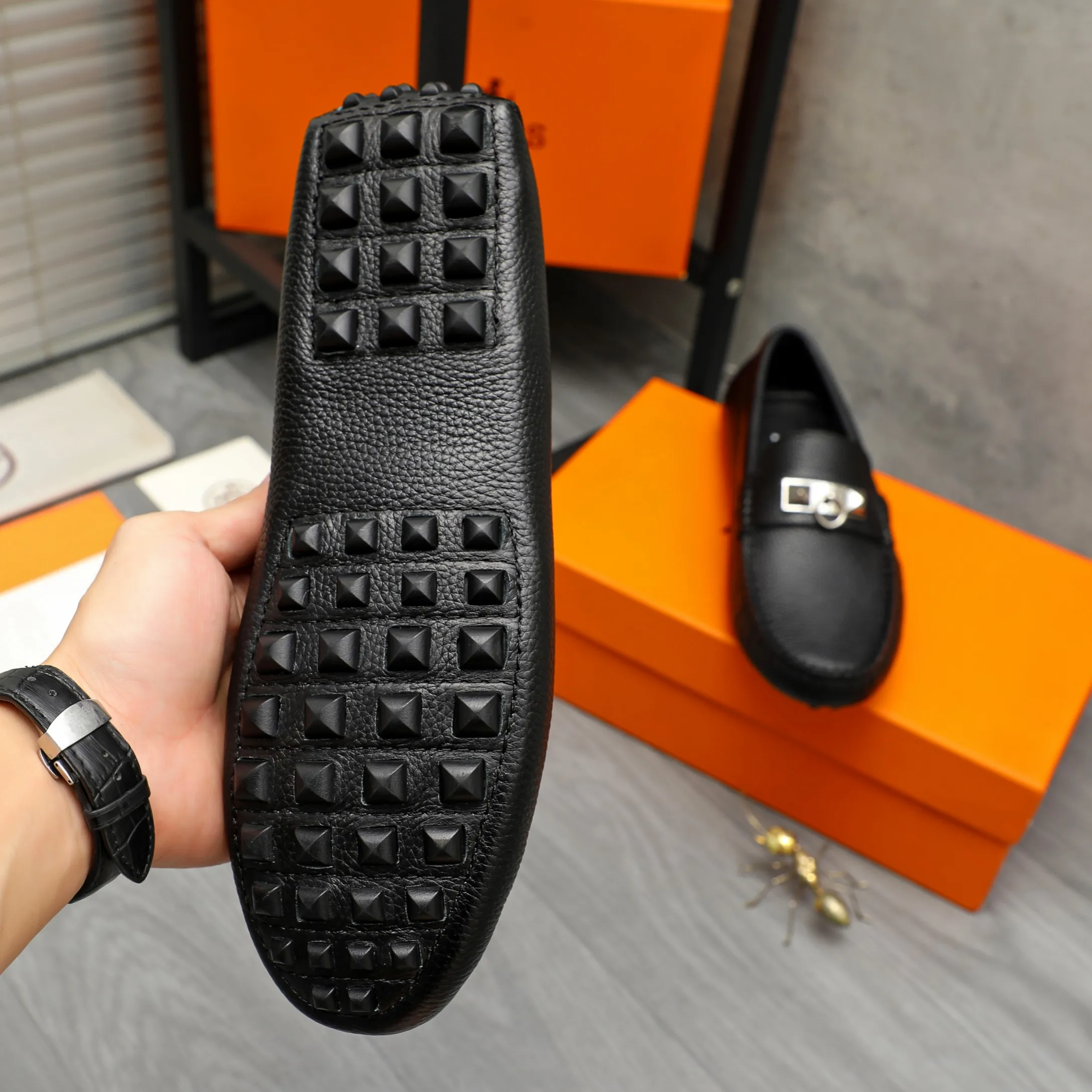 Men's shoes 💰420 Product trademark: HERMES "Hermes" casual slip-on shoes Regular size: 38-46 (45.46 custom-made, non-returnable) Product materials: Selected pebbled cowhide upper, sheepskin lining, non-slip bean outsole
